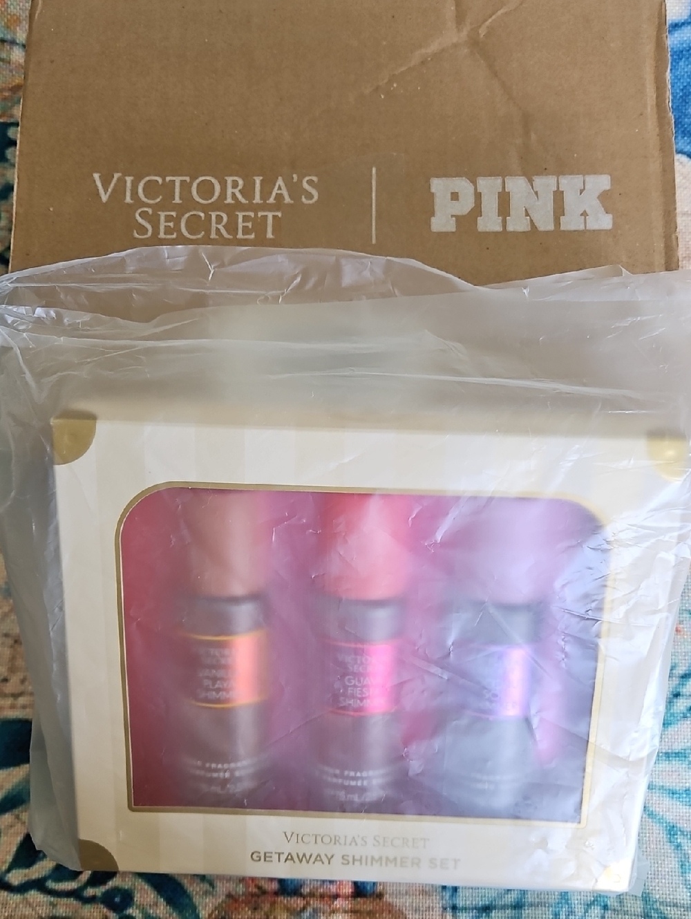 Victoria's Secret Getaway Shimmer Set - Picture 6 of 11